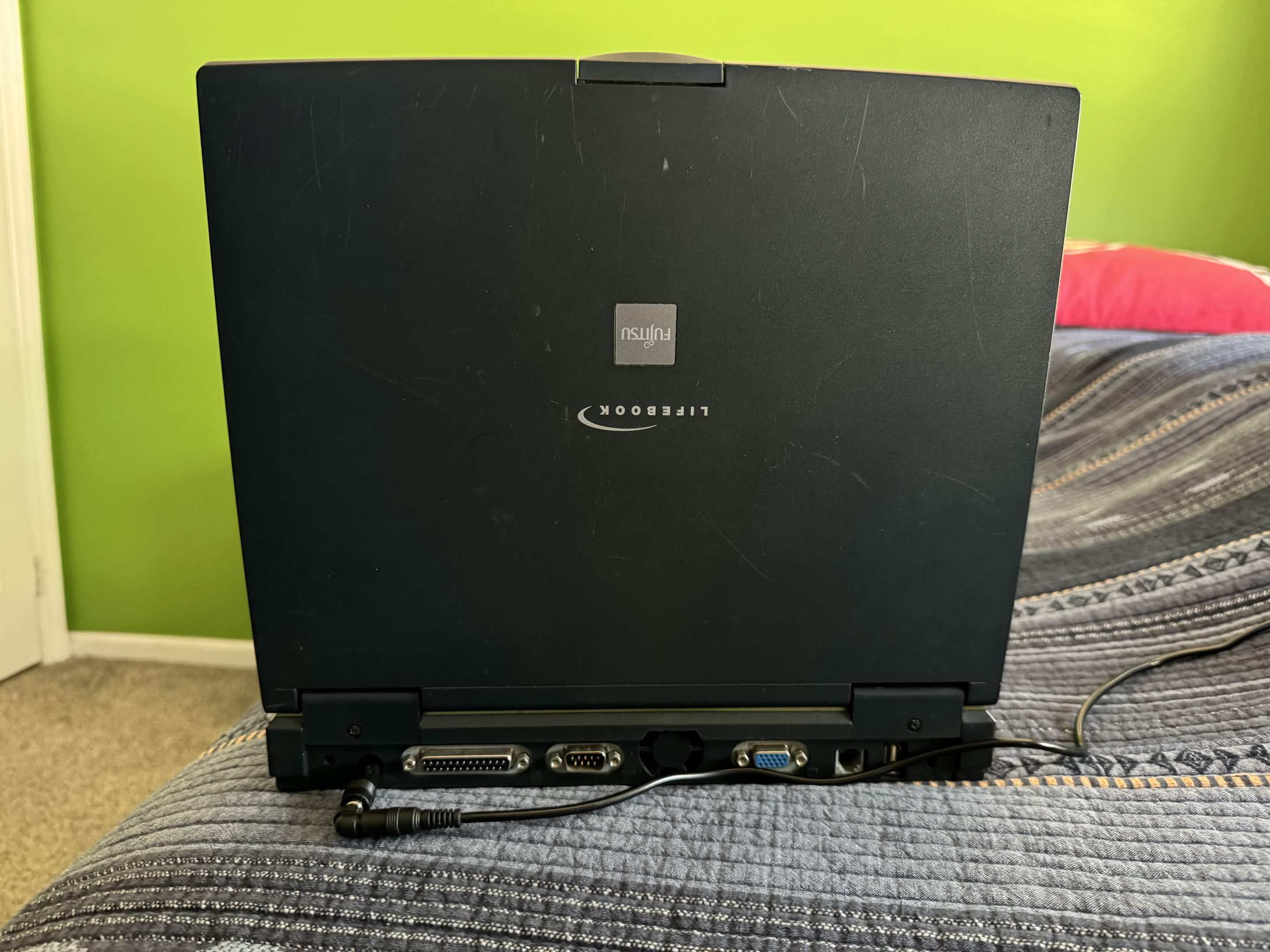 Fujitsu Lifebook C Series (1998) - MacDat