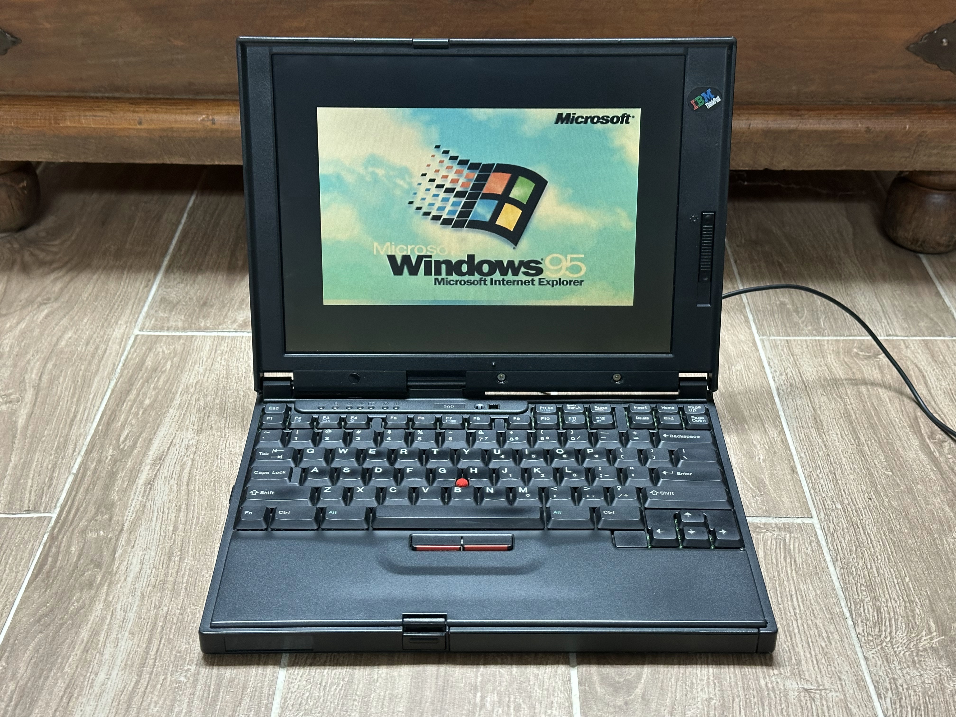 Windowsノート本体 IBM ThinkPad 560E IBM ThinkPad 560 Series - MacDat