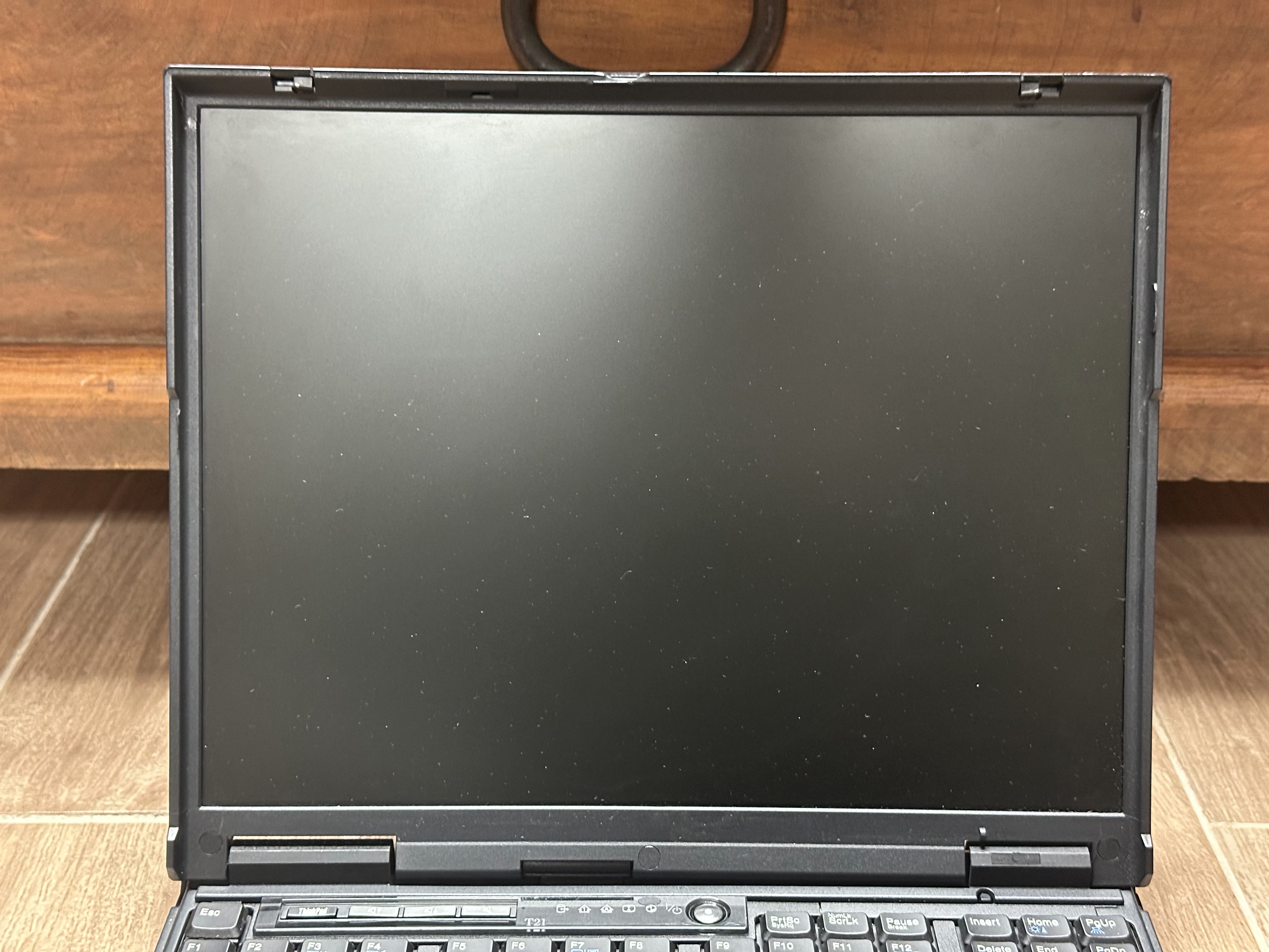 3lectr1c's Laptop Collection - IBM ThinkPad T21